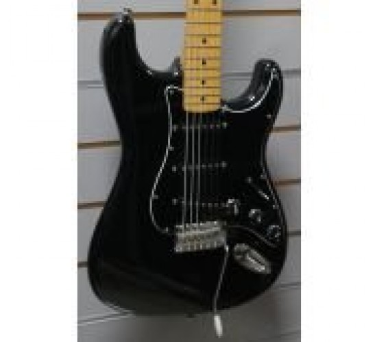 Fender Squier Stratocaster электрогитара, Япония 93-94гг, USED