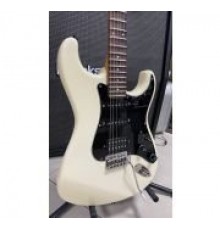Fender Stratocaster Boxer ST-373 электрогитара, цвет белый, Япония 1986 USED