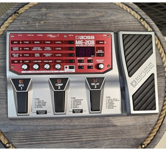 Boss ME-20B Bass Multiple Effects басовый процессор USED