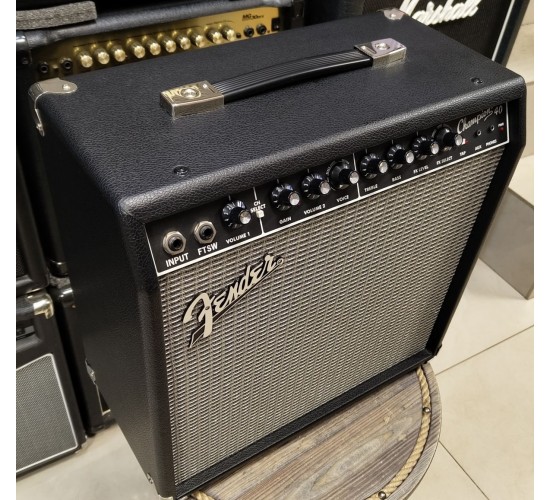 Fender Champion 40 гитарный комбоусилитель, 1x12