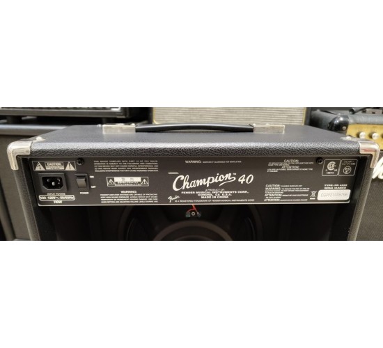 Fender Champion 40 гитарный комбоусилитель, 1x12