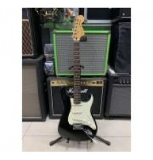 Fender Squier Standard Stratocaster электрогитара, цвет черный USED