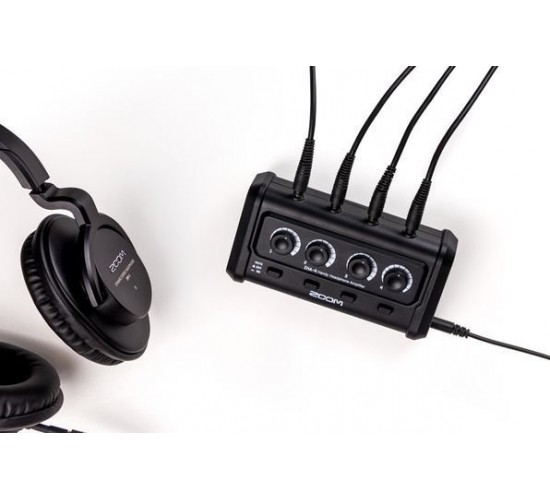 Zoom ZHA-4 усилитель-распределитель для наушников