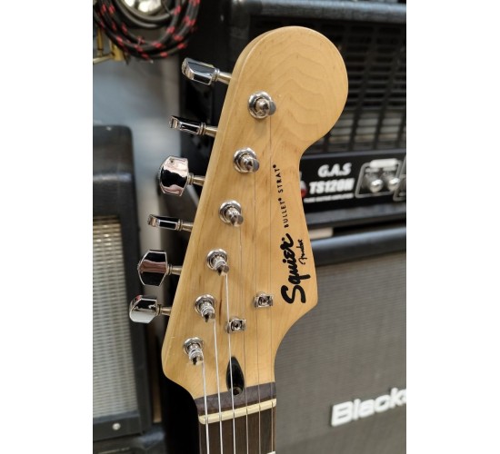 Fender Squier Bullet Strat HSS Arctic White электрогитара, цвет белый USED