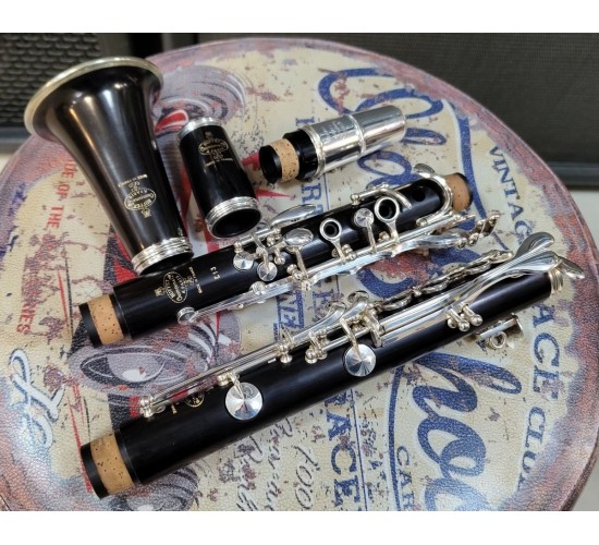 Buffet Crampon E13 BC1102-2-0 Bb кларнетс с кейсом, Франция USED