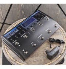 TC Helicon Voicelive 2 напольный вокальный процессор эффектов USED