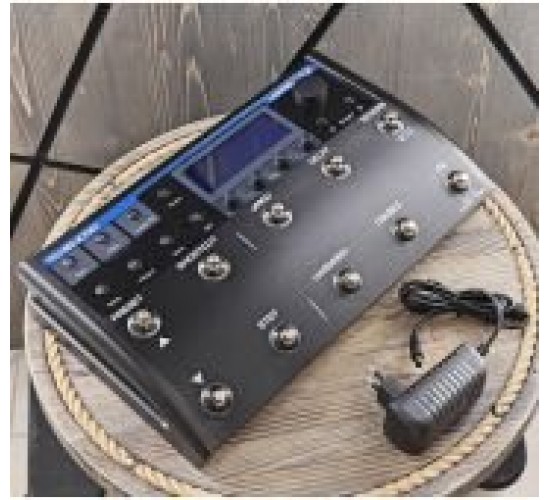 TC Helicon Voicelive 2 напольный вокальный процессор эффектов USED