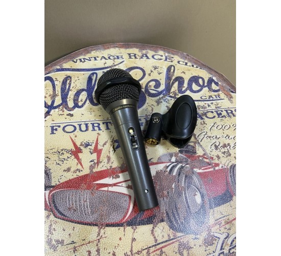 Audio-Technica AT-X11 динамический вокальный микрофон USED