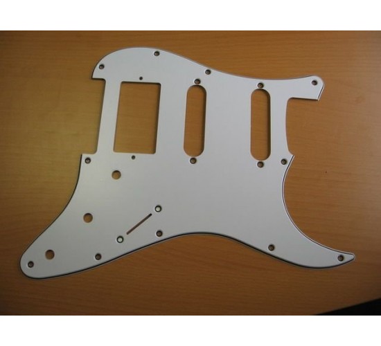 Панель на Stratocaster 62 style под бриджевый хамбакер, белый трехслойный пластик, 11 крепежных отверстий
