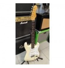 Fender Stratocaster ST-62 электрогитара, цвет белый, Япония 1991 USED