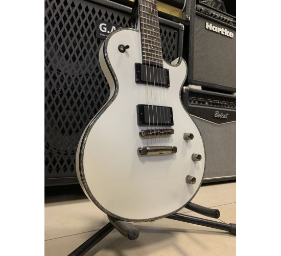Schecter Hellraiser Solo II WHT электрогитара, цвет белый, Корея, выставочный образец