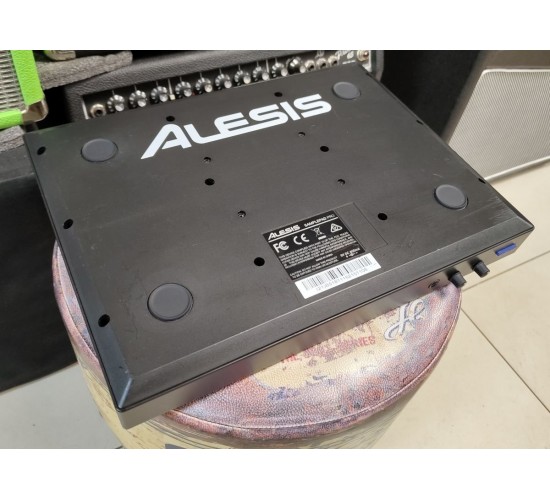 Alesis SamplePad PRO перкуссионный сэмплер USED