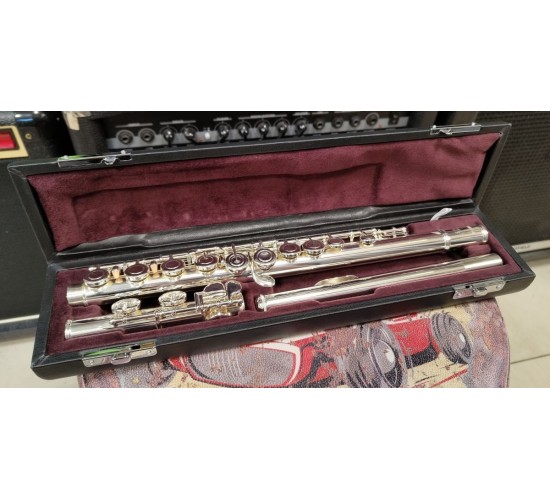 Yamaha YFL-212 флейта USED