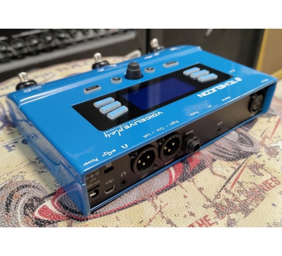 TC Helicon Voicelive Play напольный вокальный процессор эффектов USED