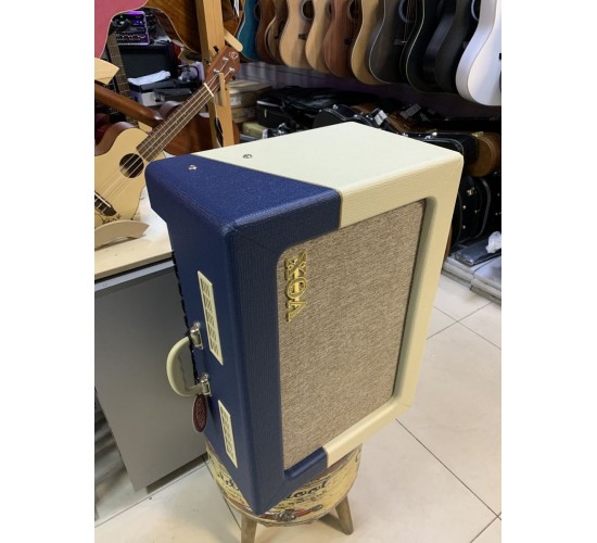 VOX AC15C1-TV Blue Cream Limited Edition ламповый гитарный усилитель USED