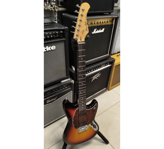 Bacchus Mustang BMS-1R 3TS электрогитара, цвет 3 Tone Sunburst USED