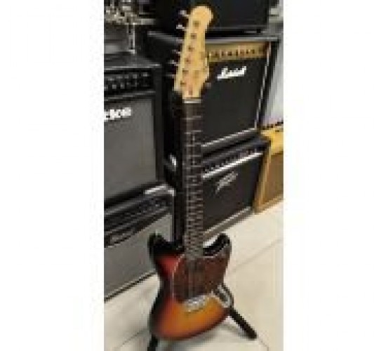 Bacchus Mustang BMS-1R 3TS электрогитара, цвет 3 Tone Sunburst USED