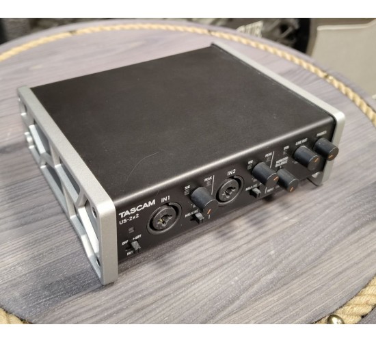 Tascam US-2X2 USB аудио интерфейс USED