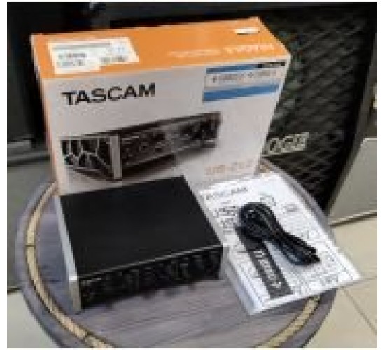 Tascam US-2X2 USB аудио интерфейс USED