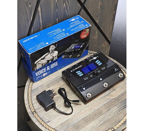 TC Helicon Play Acoustic напольный вокальный процессор эффектов USED