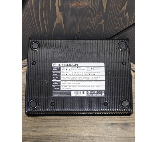 TC Helicon Play Acoustic напольный вокальный процессор эффектов USED