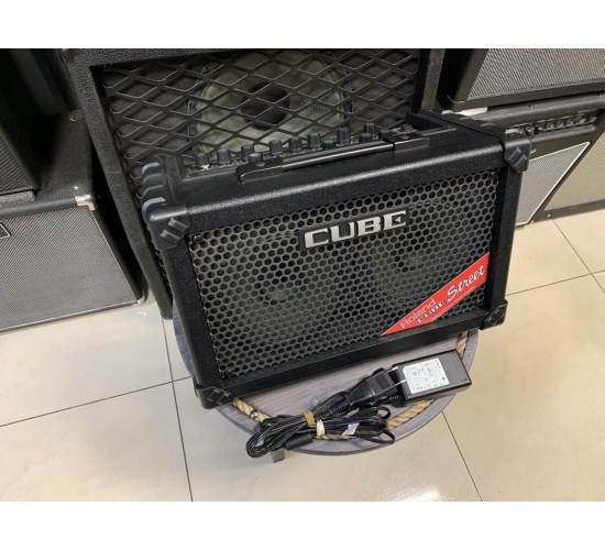 Roland Cube Street ST гитарный комбо USED