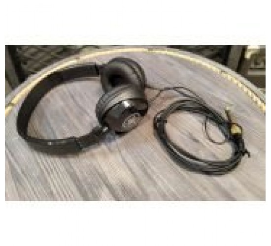 Yamaha HPH-50B мониторные наушники закрытого типа с драйвером 38 мм., цвет черный USED