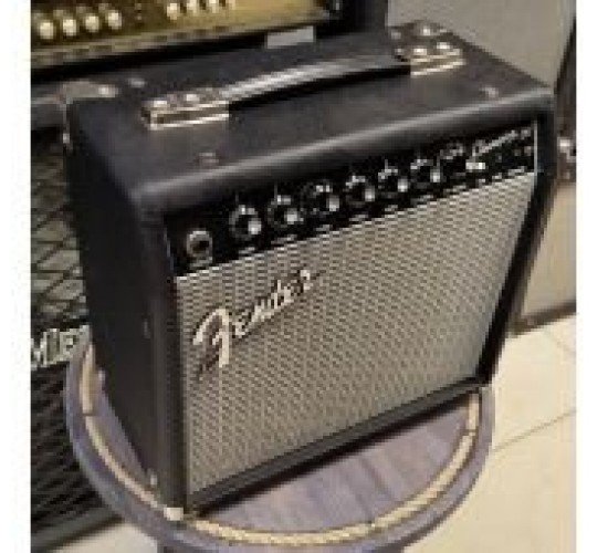 Fender Champion 20 гитарный комбоусилитель, питание 110V USED