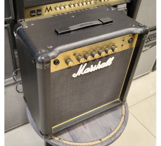 Marshall MG15R гитарный комбоусилитель USED
