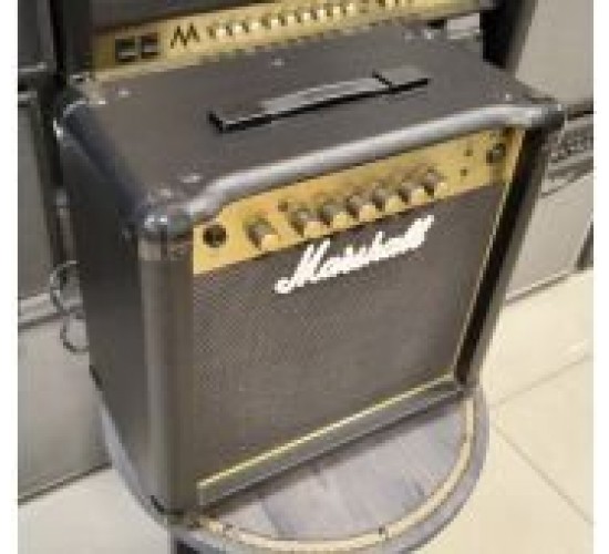 Marshall MG15R гитарный комбоусилитель USED