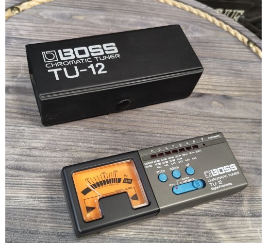 Boss TU-12 Tuner хроматический тюнер, в чехле USED