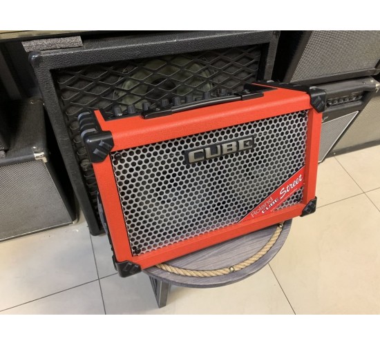 Roland Cube Street RD гитарный комбо, с чехлом USED