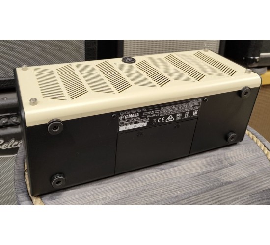 Yamaha THR10 гитарный усилитель, 10 Вт USED