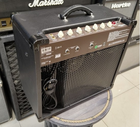 Laney CUB12R Гитарный ламповый комбо, 15 Вт, с чехлом USED