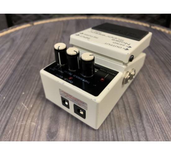 Boss NS-2 гитарный эффект шумоподавитель USED