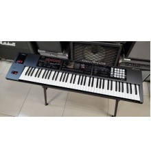 Roland FA-07 рабочая станция, 76 клавиш, с чехлом USED