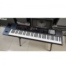 Roland FA-07 рабочая станция, 76 клавиш, с чехлом USED