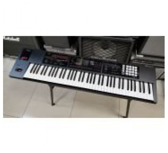 Roland FA-07 рабочая станция, 76 клавиш, с чехлом USED