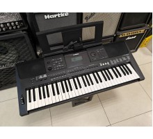Yamaha PSR-E453 синтезатор, 61 клавиша USED