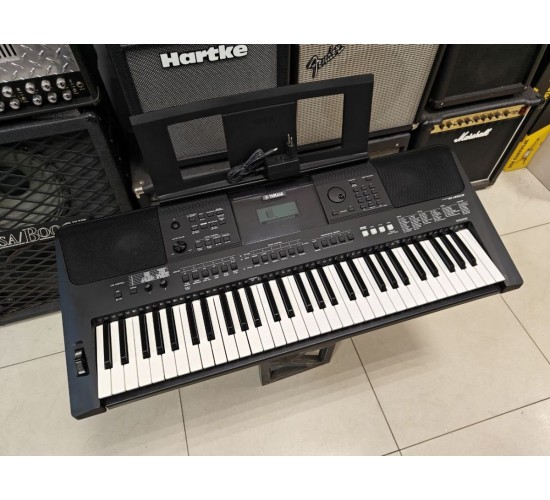 Yamaha PSR-E453 синтезатор, 61 клавиша USED