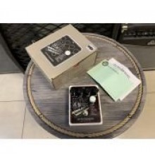 Electro-Harmonix Key9 Electric Piano Machine гитарный эффект синтезатор, октавер, гармонайзер, эмуляция звучания культовых электрических пианино Rhodes, Wurlitzer и других USED