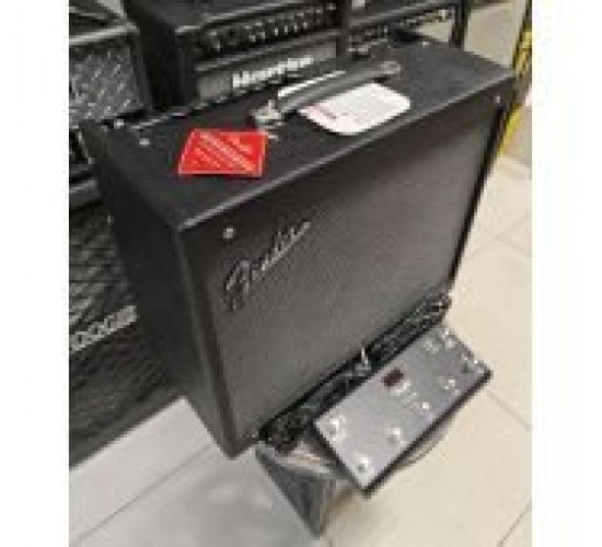 Fender Mustang GTX100 гитарный комбоусилитель, 100 Вт, выставочный образец