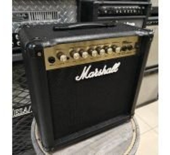 Marshall MG15CDR комбоусилитель гитарный, 15 Вт USED