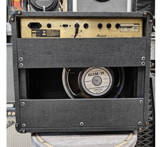 Marshall Artist 4203 гитарный ламповый комбоусилитель, 30 Вт USED