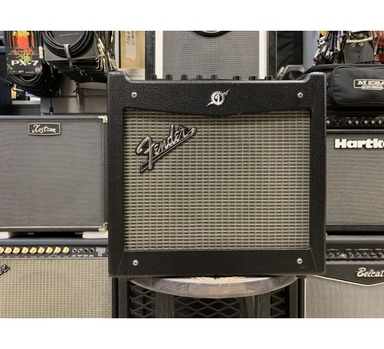 Fender Mustang I (V.2) гитарный комбоусилитель USED