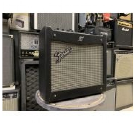 Fender Mustang I (V.2) гитарный комбоусилитель USED
