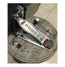 Drum Workshop DW 9000XF Series педаль для бас-барабана, с чехлом USED