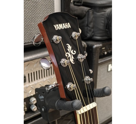 Yamaha APX-500III электроакустическая гитара, цвет натуральный USED