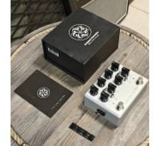 Darkglass Electronics Vintage Ultra педаль басовый преамп/овердрайв USED