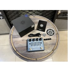 Darkglass Electronics Alpha Omega Ultra V.2 AUX предусилитель, дисторшн для бас-гитары USED